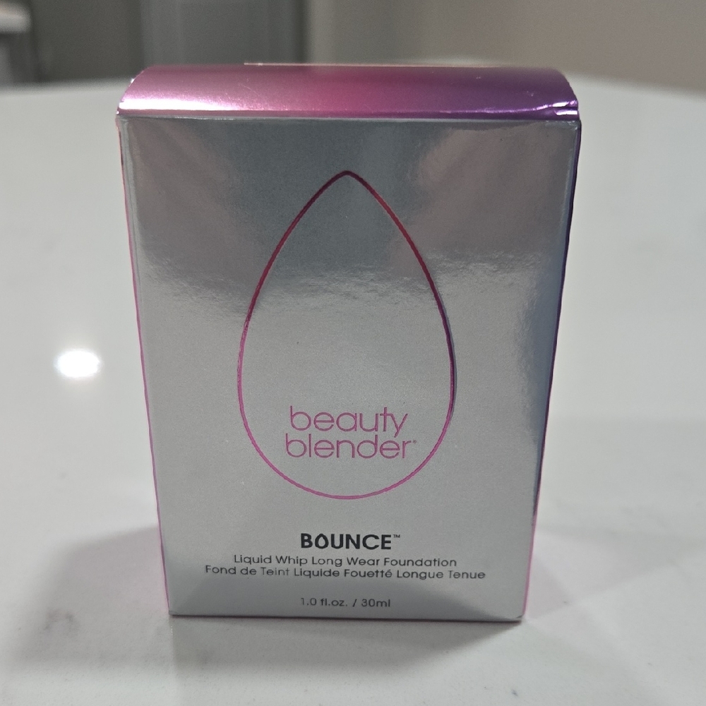 Beautyblender Bounce Foundation in Silver and Pink